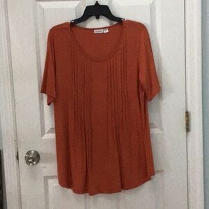 Avenue rust colored knit top Size 14